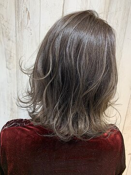 シア(sia) パールアッシュ×ハイライト