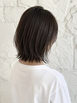 ペグ(Peg) 大人かわいい外ハネ軽やかレイヤーボブ