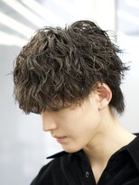 オーバル ジングウマエ(OVARL jingumae)&nbsp;縦落ちパーマシャドウパーマフェザーパーマサーフカール