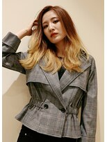 ランプヘアー(LAMP HAIR)&nbsp;大人可愛い柔らかグラデハイトーン外国人風バレイヤージュロング