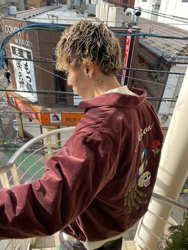 フィン(fin,) ツイストスパイラル/韓国マッシュ/センターパート/ブリーチ