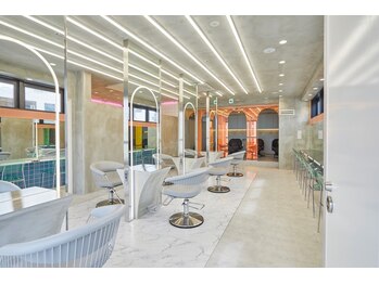 Lond luce 心斎橋【ロンドルーチェ】