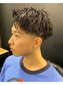 1241黒髪ツーブロック刈り上げフェード束間韓国メンズバーバー