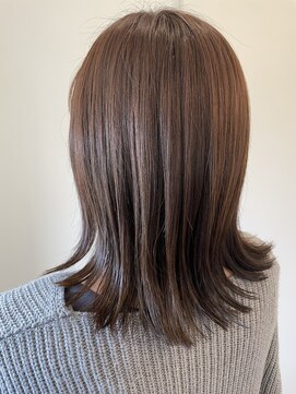 アトリエルナ(ATELIER LUNA) 切りっぱなし／伸ばしかけ／外ハネ／グレイヘア