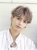 ハイトーンカラーフェザーパーマミルクティーベージュグレージュ