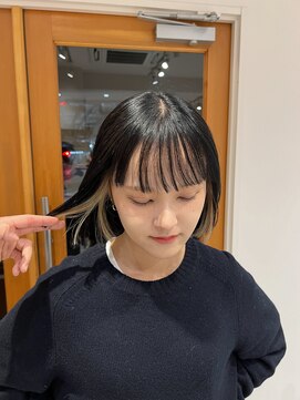 スタン 渋谷(Stam) インナーカラーイヤリングカラーインナーブロンドインナーボブ