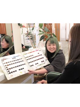 【ナシードカラー】天然由来成分配合で頭皮や髪の毛にも優しい◎ダメージを抑えながら艶髪に♪