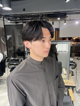 アリーズ シブヤ(ALLYS shibuya) 毛流れセンターパート