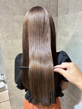キャラ シャローネ 池袋(Chara Chalone) ブリーチ+髪質改善で叶う艶髪ヘア【岸雄一】