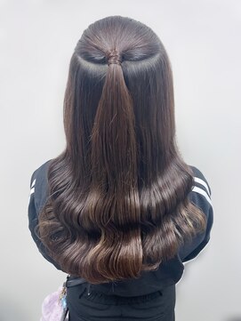 アールエーサロンモノクロ 秋葉原(RA SALON モノクロ) ハーフアップ