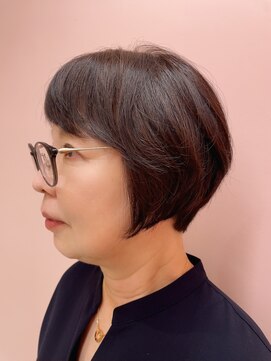 ルーム シンサイバシ(room shinsaibashi) オーガニックの最高峰で髪に優しく、艶めく上質カラー