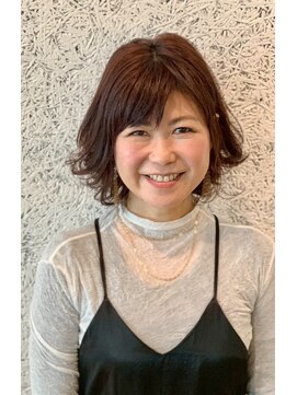 DAMANI 表参道 髪質改善/ヘッドスパ/ハイライト/白髪染め/白髪ぼかし/縮毛矯正 似合わせカット/ミディアムレイヤーカット[表参道駅]