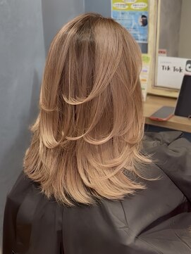 ラビマーニ 箕面店(Labimani) 【Labimani】レイヤーカット×白髪ぼかしバレイヤージュ