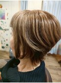 手ぐしでまとまる癖を味方にする白髪染めショート