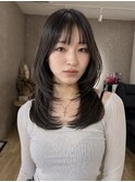 大分ハッシュカット胸上鎖骨下ミディアムレイヤースタイルかるめ
