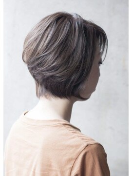 エール(a:le) 前下がりグラデーションショートボブ
