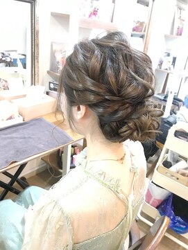 ロカット サロン(Roquat Salon) カジュアルシニヨンアレンジ【ヘアアレンジ 立川/立川南/国立】