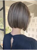 大人かわいいショートボブ カーキグレージュ ハイライト