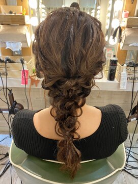 ヘアメイク エンカレッジ(HAIR MAKE encourage) 大人可愛い☆編み下ろしアレンジ