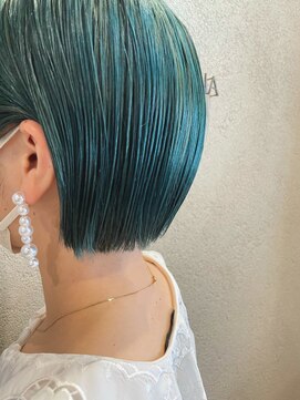 エルナ(ELNA) ミニボブ×深緑カラー