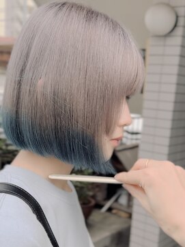 ジェムヘアスタジオ 湘南平塚南口店(Gem Hair Studio) Gem Hair Studio 姉崎　ホワイトシルバー×裾カラーブルー