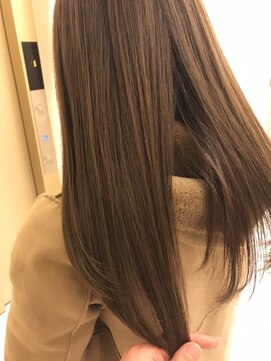 ブリス(VLISS) レイヤーカット/大人可愛い/似合わせ/髪質改善/韓国/表参道