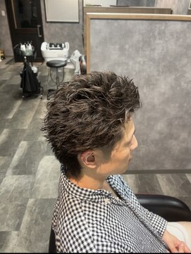 スウェルホワイト(SWELL WHITE) ピンパーマ×スパイキー
