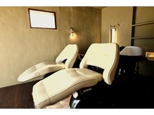 ラス(ras.)の雰囲気（ユメシャンのフルフラットで首がラク。眠れるシャンプー台です。）