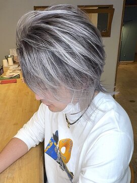 ブレイズヘアー(BLAZEhair) 【メンズに人気】ホワイトバレイヤージュ×ブリーチ３回