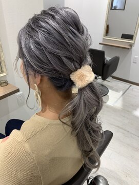 ラテ(Latte ~hair~) ホワイトシルバー系カラー♪