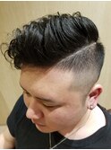 男の刈り上げにパーマとラインでメリハリのあるスタイル