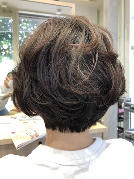 ビースリー ロア 大人女子×グラデーションボブ[横浜/横浜駅近]