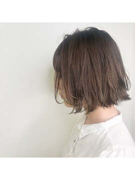 ジゼル 博多(GiseL) 落ち着いたベージュ☆切りっぱなしボブ