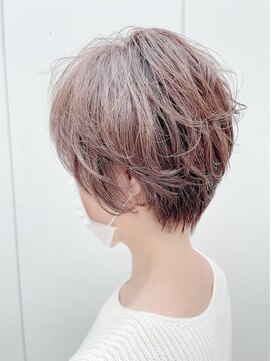 ルーファス 恵比寿 渋谷(Ruufus) 白髪ぼかし40代ショートボブハイライト【Ruufus恵比寿渋谷3157e