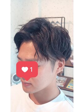 アミーコ(Amico) ビジネスマンヘアツーブロック刈り上げショートシャドーパーマ