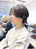グレージュ/ハンサムショート/前髪なし/前下がりショートボブ