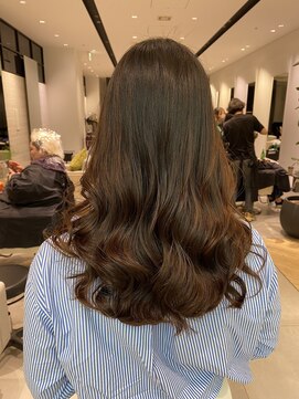 ステア ケース(stair case) 夜乾かすだけコテ巻き風デジタルパーマ20代30代40代