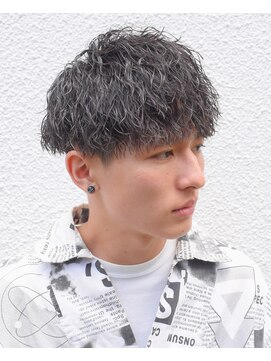 フリーク バーバーショップ 都島店(FREAK BARBER SHOP) 黒髪ツーブロックモテマッシュ縦落ちツイストスパイラルパーマ