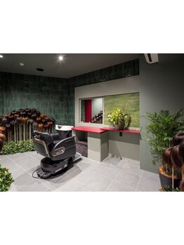 完全個室でリラックスできるプライベート空間◇今まで話せなかった髪のお悩みもお気軽にご相談ください◎