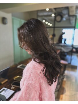 ケアリー 調布(Carelly) デザインカラー/レイヤーカット/ウェットヘア/オリーブベージュ