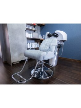 グレーを基調とした店内は、まるで自宅にいるかのような落ち着いた空間♪癒しのサロンタイムを◆