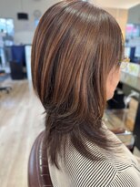 ビーズ ノイ(BEE´Z ＮＥＵ)&nbsp;フェイスフレーミングセミロングレイヤースタイル10.25