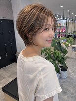 ルプル バイ フェイス 磯子(L'pul by face)&nbsp;抜け感丸みショート×ハイライトカラー　style by 田爪