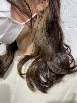 シェル 立川(shell) インナーカラー/イエローベージュ/外国人カラー/軽めミディ