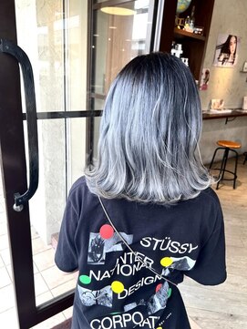 リー ヴィータ 上新庄(Lee Vita) シルバーグレージュ☆