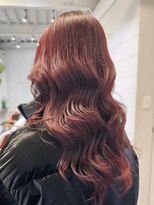 ラレイ ハラジュク(Lalei harajuku)&nbsp;【白石】ブリーチなし赤髪チェリーレッドレイヤーカット原宿