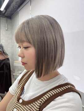 リミットバイアフィナー 大宮店(limit by Afinar) 切りっぱなしボブ/ミルクティーグレージュ/ブリーチ