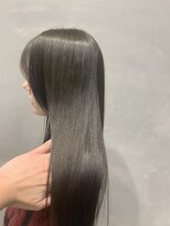 ネウィ 大分中央町店(newi)&nbsp;透明感オリーブグレージュ×艶ストレートロング