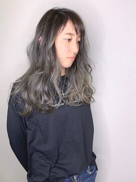 ブランシュ バイ アルティナ(Blanche by artina) シルバーグレーハイライト×波ウェーブ[Blanche川崎]