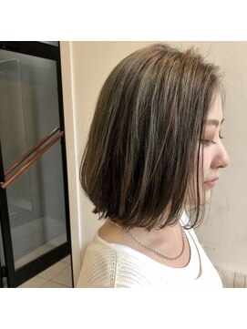 ペネロープ(Penelope) 前下がりボブ/ハイライト/イルミナカラー　担当　夕島　［新宿］
